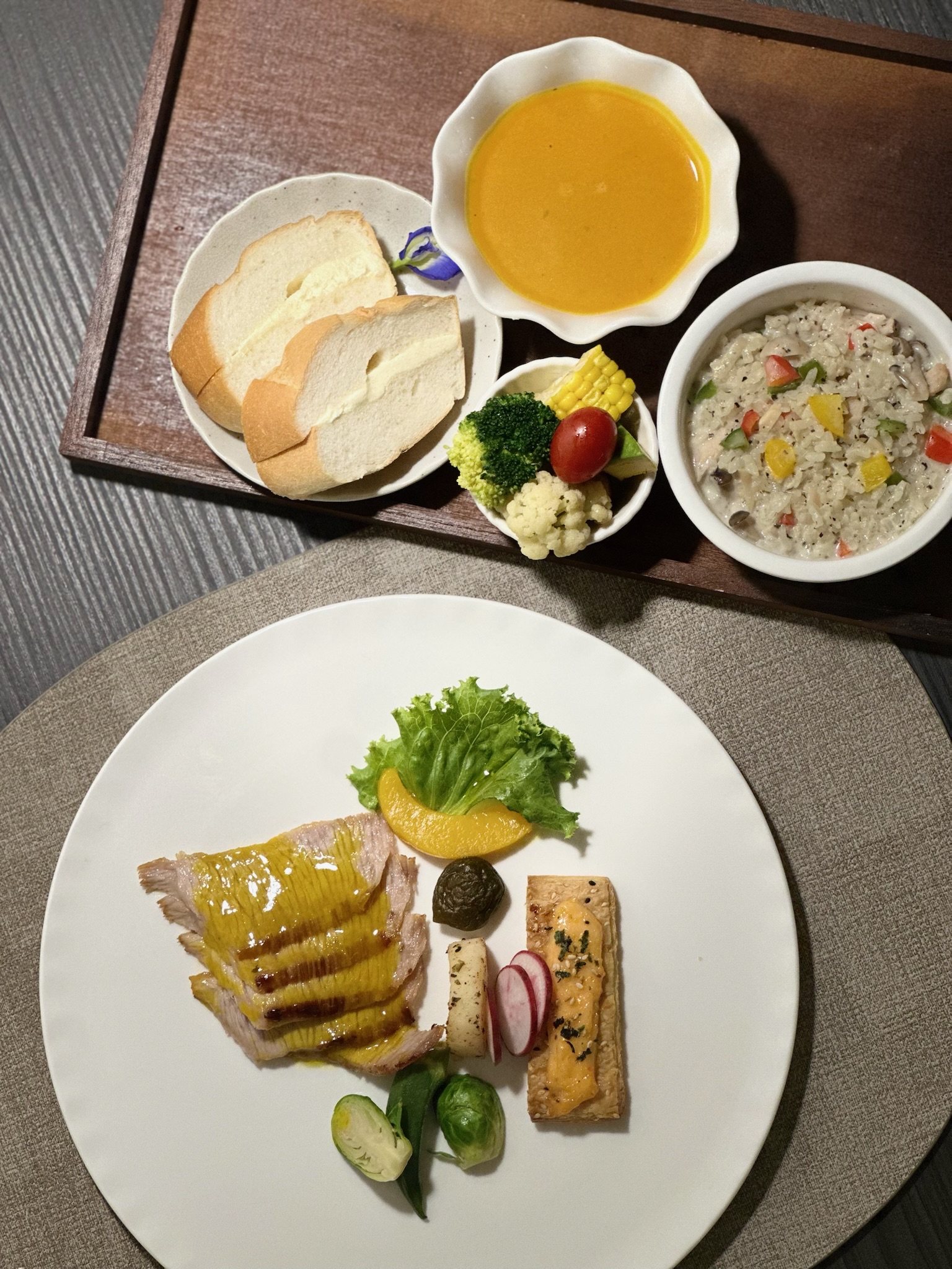 假日排餐